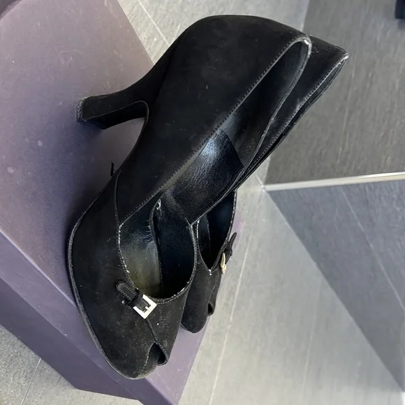 Prada stilettos - Picture 2 of 7